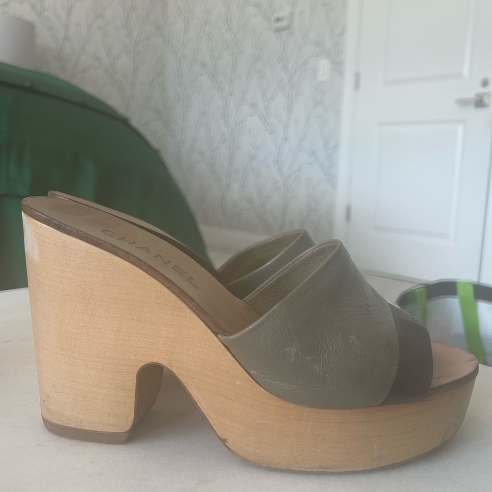 Chanel Women's  Tan Slide Sandals - Picture 2 of 9